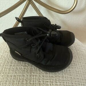Black Keen kids snow Shoes
